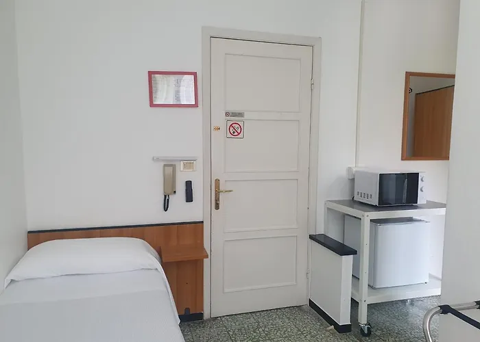 佐亚格里酒店 2* 佐阿利